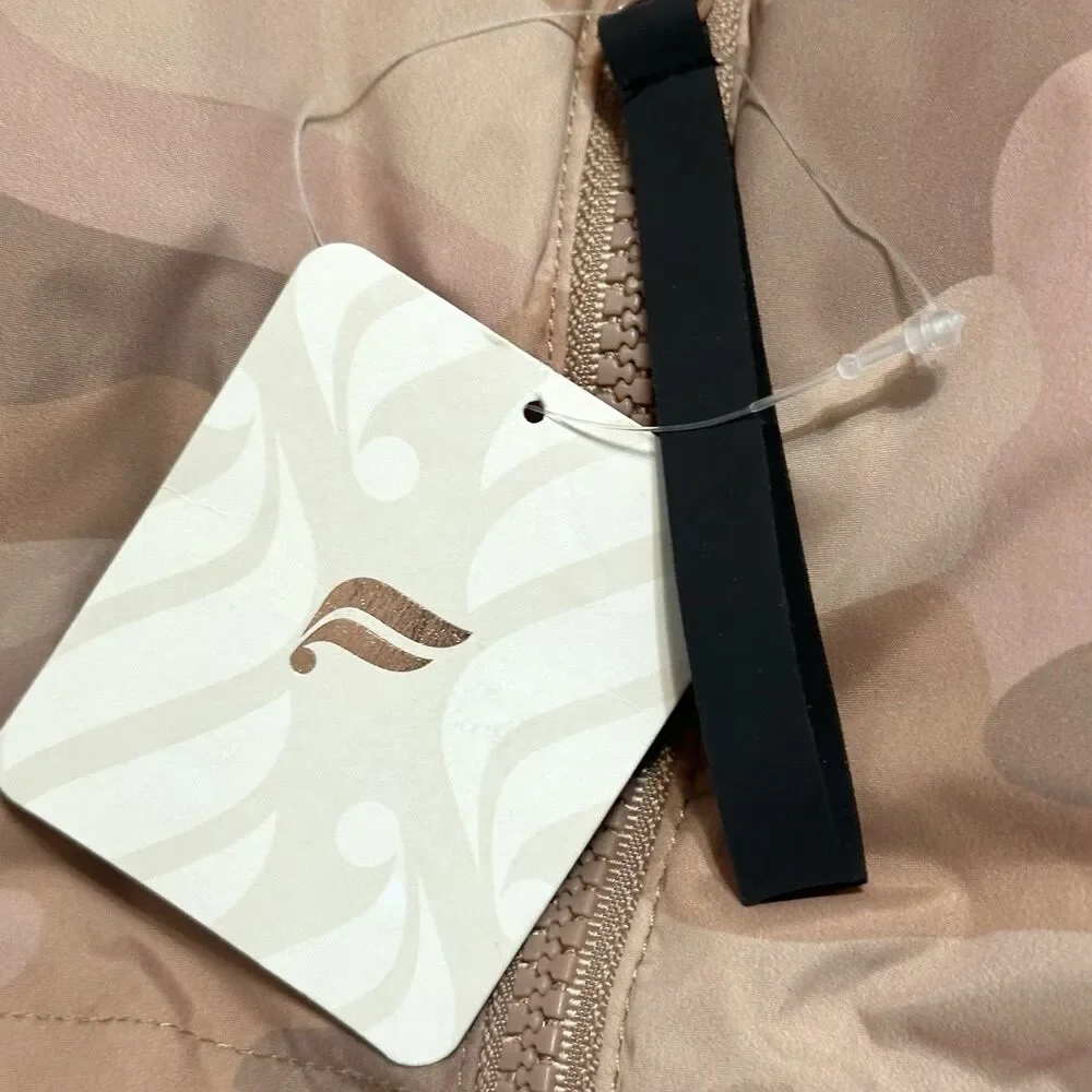 Fabletics Jacket Wander Cropped Puffer Womens Size 3X Beige Teddy Camo Full-Zip - Picture 4 of 10
